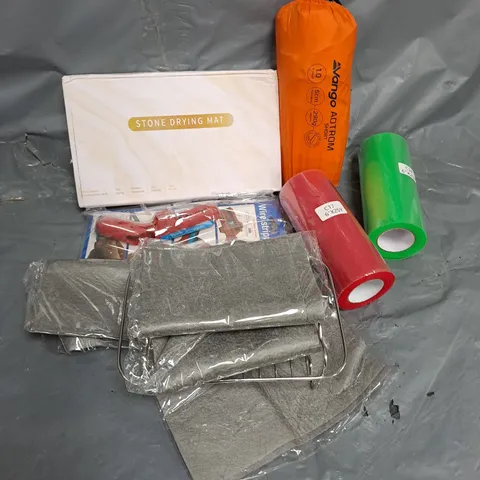 APPROXIMATELY 10 ASSORTED HOUSEHOLD ITEMS TO INCLUDE STONE DRYING MAT, WIRE STRIPPER VANGO AOTROM SHORT ETC