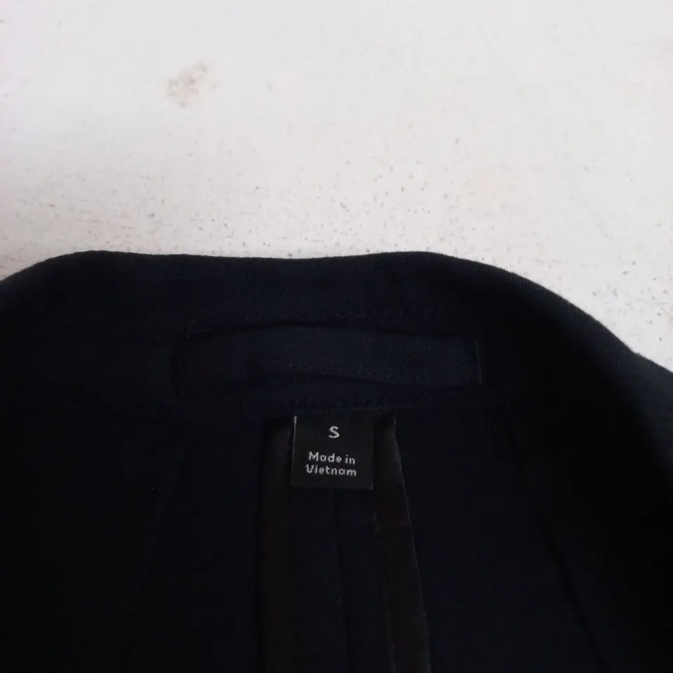 AUTOGRAPH TAILORED PERFORMANCE SUIT – MEN’S BLACK JACKET, SIZE S