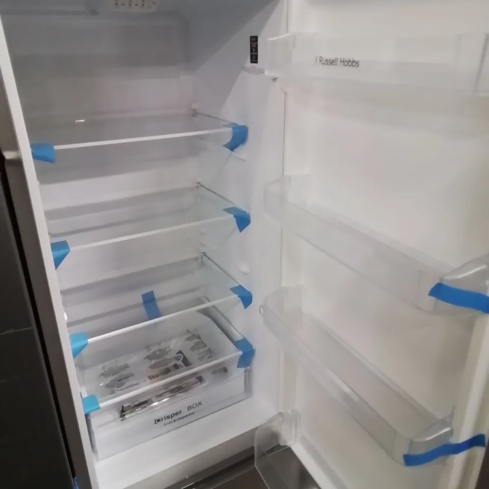 RUSSELL HOBBS FRIDGE FREEZER FREESTANDING FROST FREE WITH REVERSIBLE DOOR, ADJUSTABLE THERMOSTAT & FEET, 70/30 279L, 180CM HIGH, LED LIGHT, 2 YEAR GUARANTEE SILVER RH180FFFF551E1S [ENERGY CLASS E]