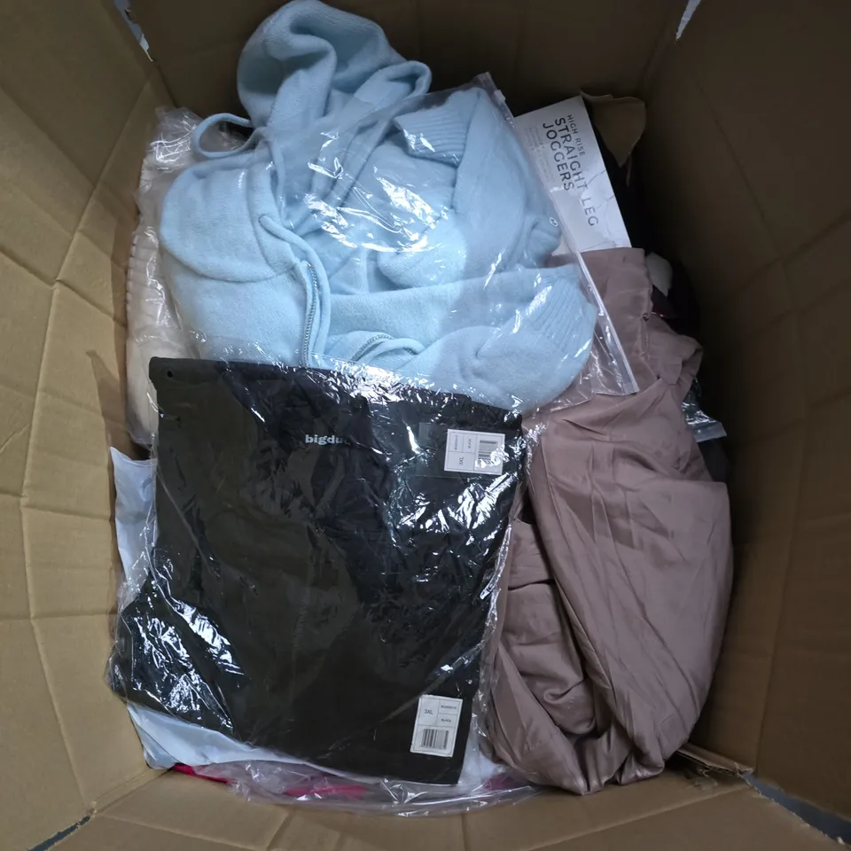 APPROXIMATELY 25 ASSORTED CLOTHING AND FASHION PRODUCTS IN VARIOUS STYLES AND SIZES - COLLECTION ONLY