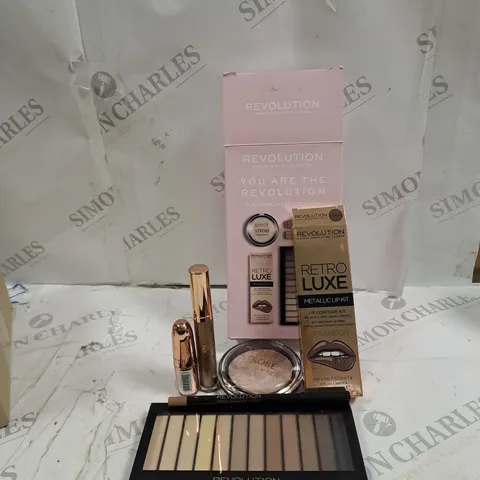 BOXED REVOLUTION MAKEUP SET