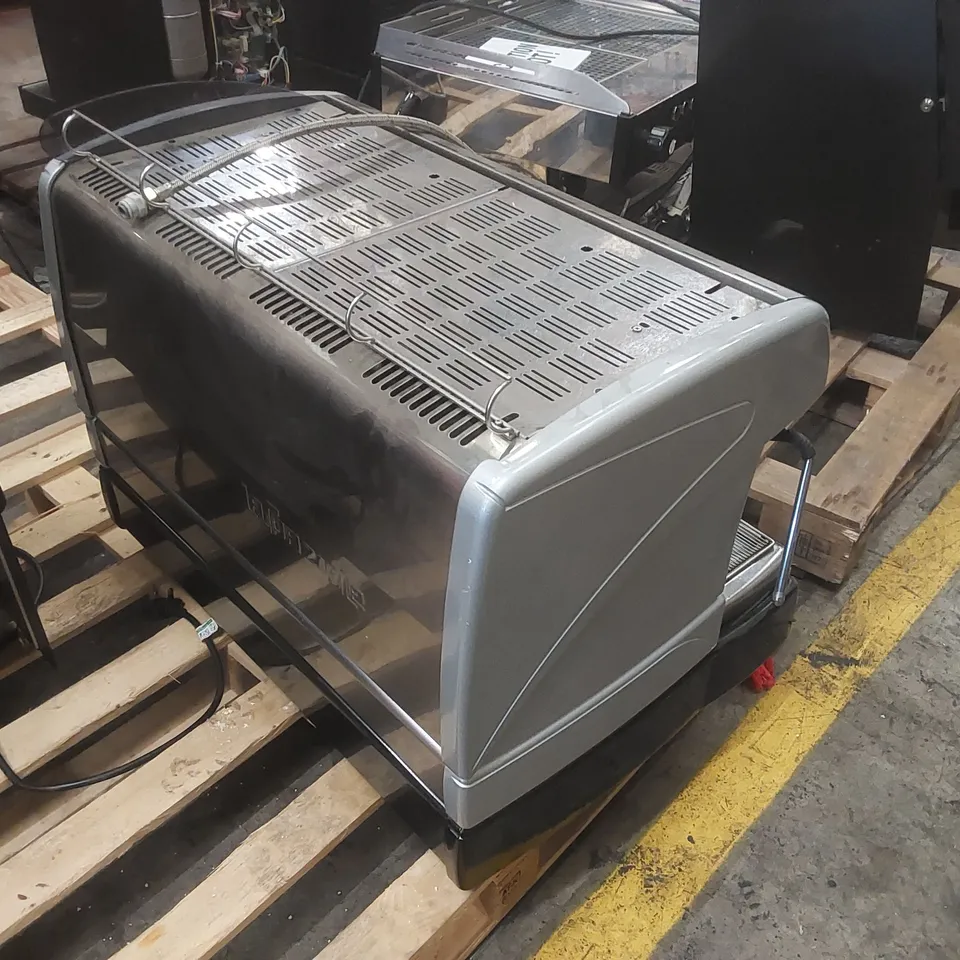 LA SPAZIALE CAFFÉ D'AUTORE COMMERCIAL 2 GROUP COFFEE MACHINE
