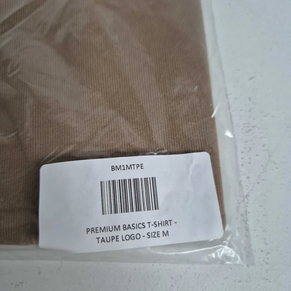 LEGEND LONDON PREMIUM BASICS T-SHIRT – TAUPE LOGO, SIZE M