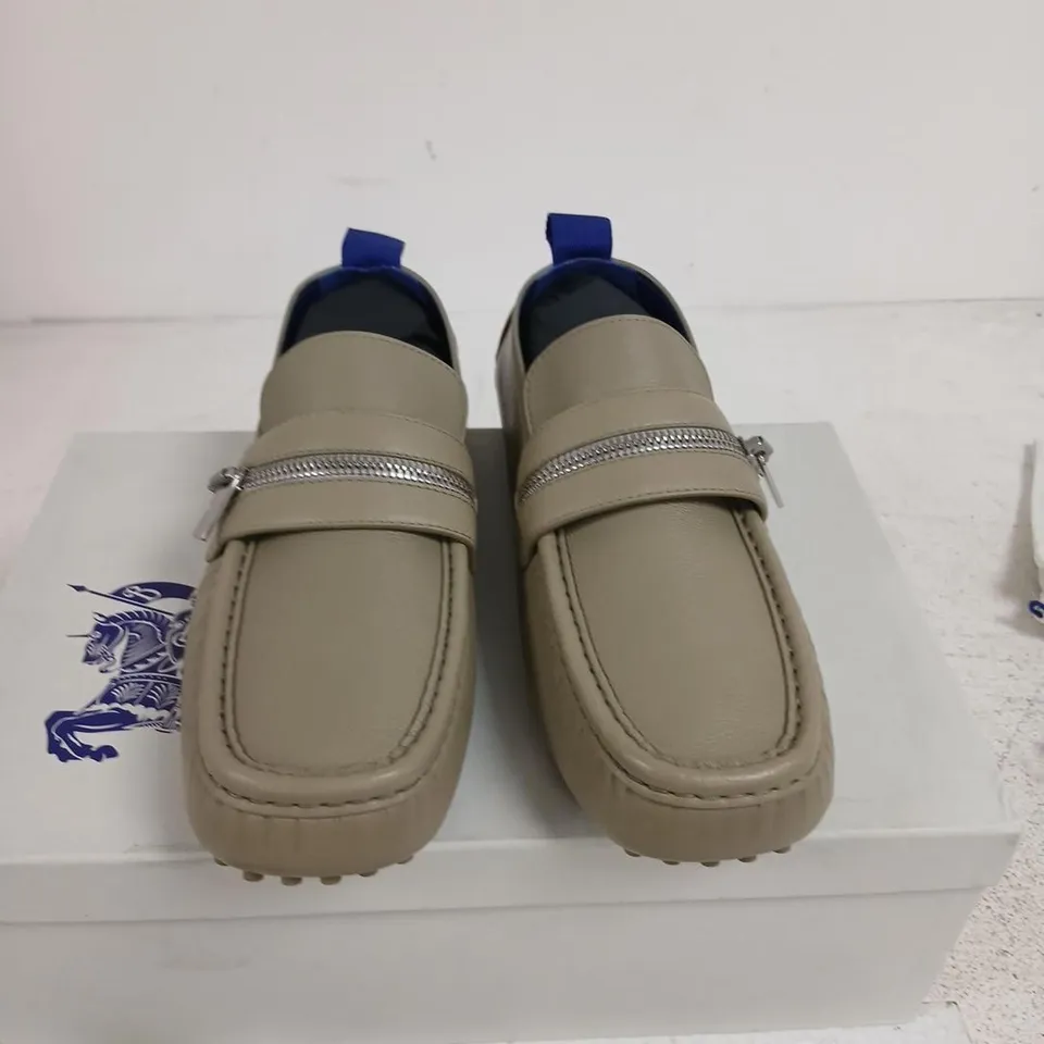 BURBERRY LAUREL LEATHER LOAFERS – BEIGE, UK 7 (EU 41) 