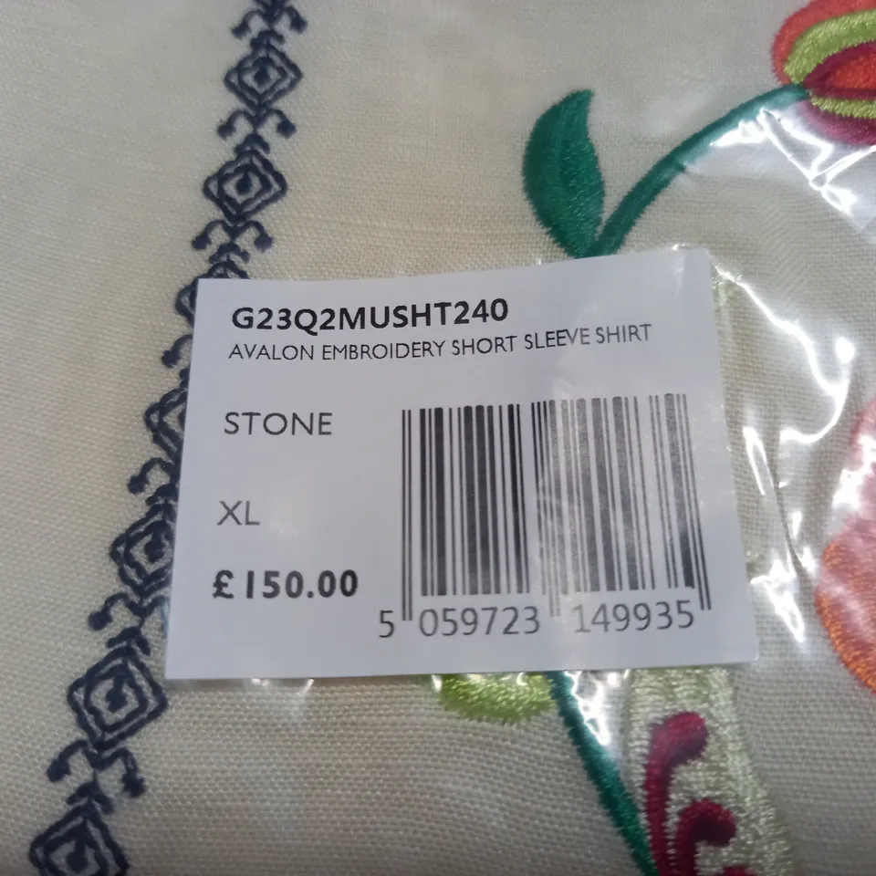 PRETTY GREEN AVALON EMBROIDERY SHORT SLEEVE T-SHIRT - XL