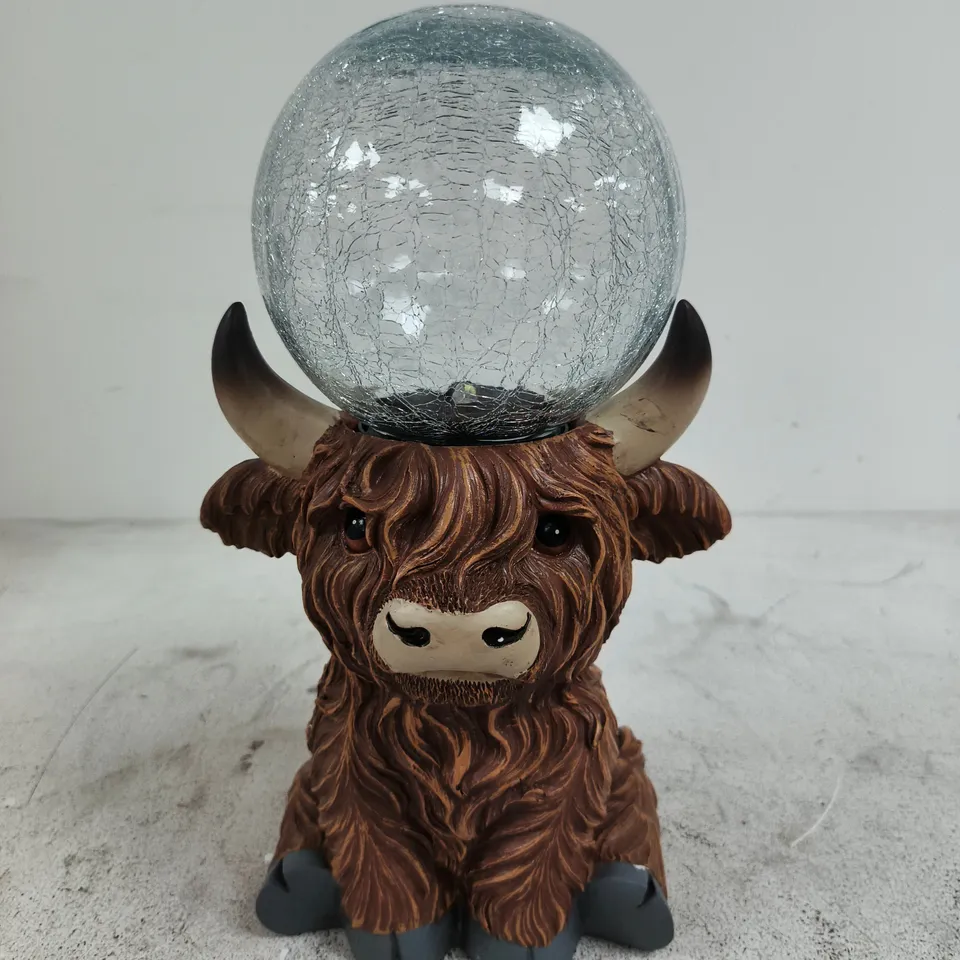 SMART SOLAR HIGHLAND COW ORB