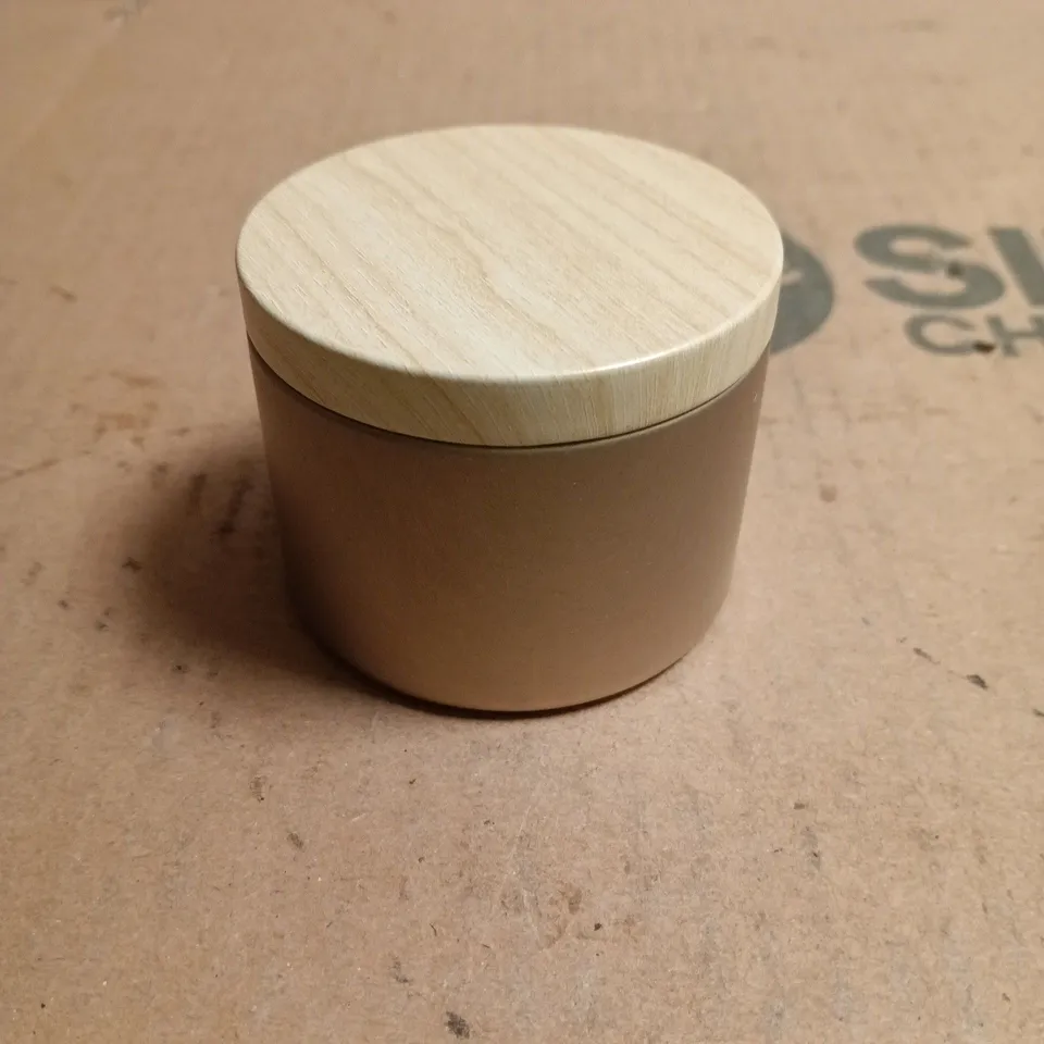 APPROXIMATELY 12 SMALL FOOD STORAGE TINS WITH LIDS