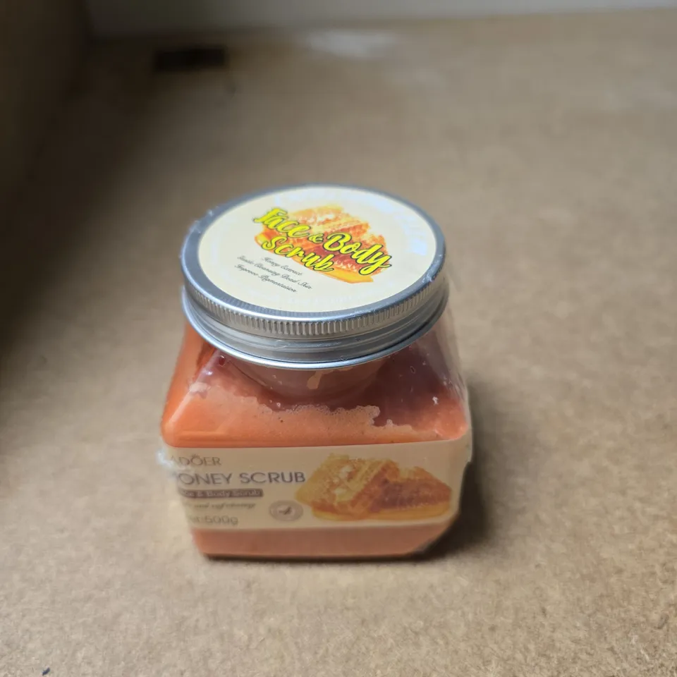 APPROXIMATELY 20 ASSORTED COSMETIC ITEMS INCLUDING NIVEA COCNUT SHOWER GEL , E45 FACE CARE CREAM AND FACE & BODY HONEY SCRUB