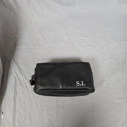 PERSONALIZED FAUX LEATHER WASHBAG