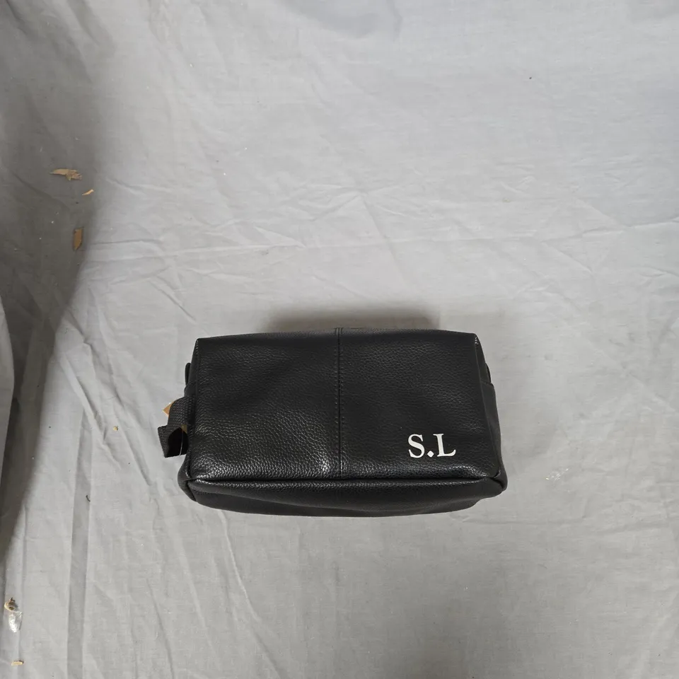 PERSONALIZED FAUX LEATHER WASHBAG