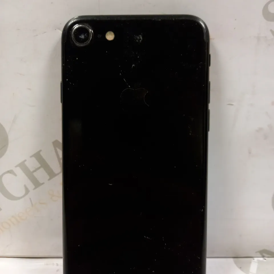 APPLE IPHONE 7 (A1778) SMARTPHONE