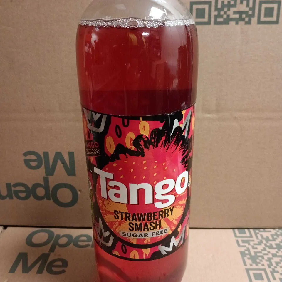 4 X TANGO STRAWBERRY SMASH DRINKS - 2L