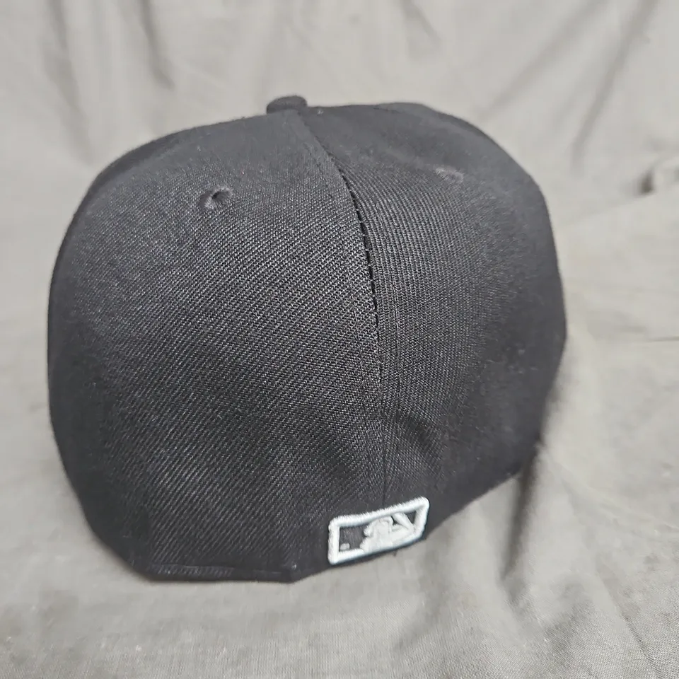 NEW ERA 59FIFTY FITTED CAP – NEW YORK METS - SIZE 7 5/8 - 60.6CM