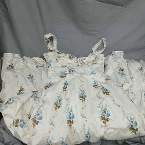 WOMEN'S FLORAL PRINT NIGHTDRESS WITH BUILT-IN CUPS – SIZE S (A-G) 