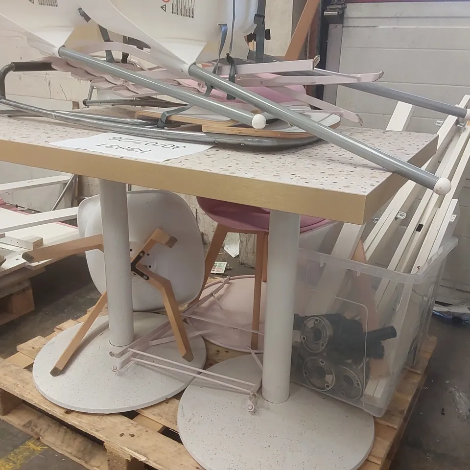 PALLET CONTAINING ASSORTED RESTAURANT FURNITURE ITEMS
