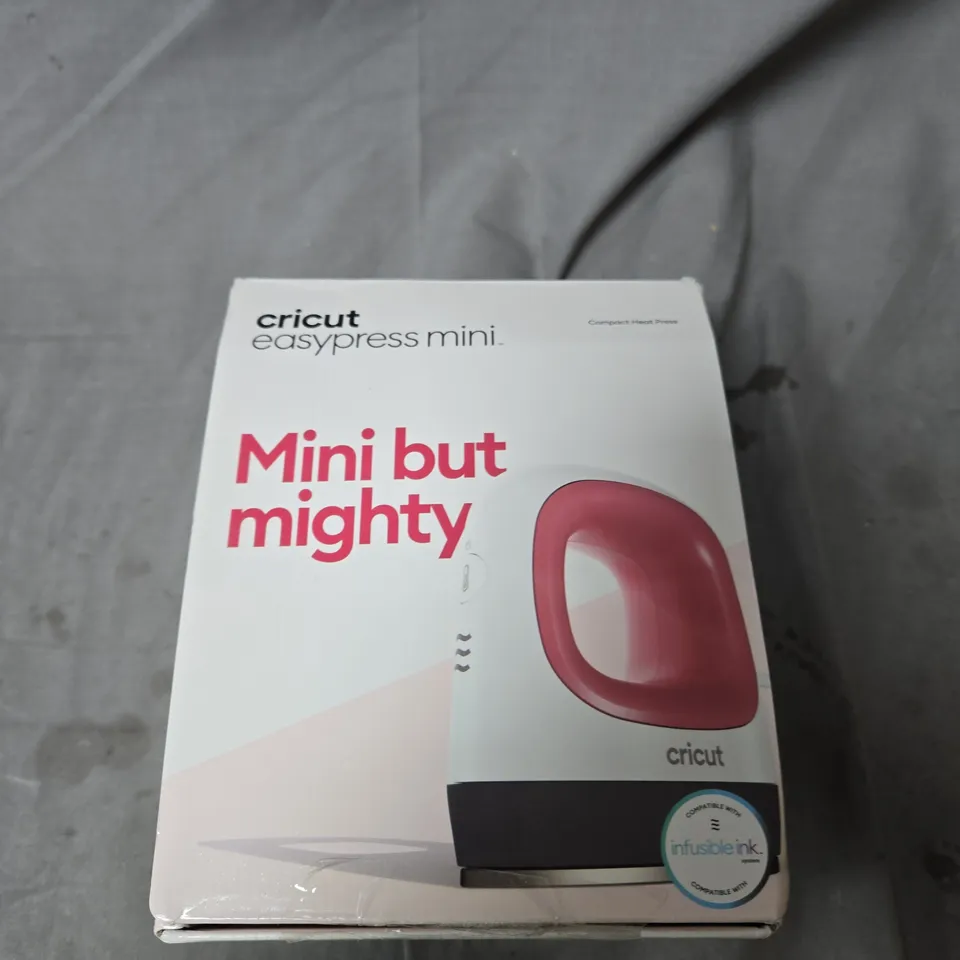 CRICUT EASYPRESS MINI 