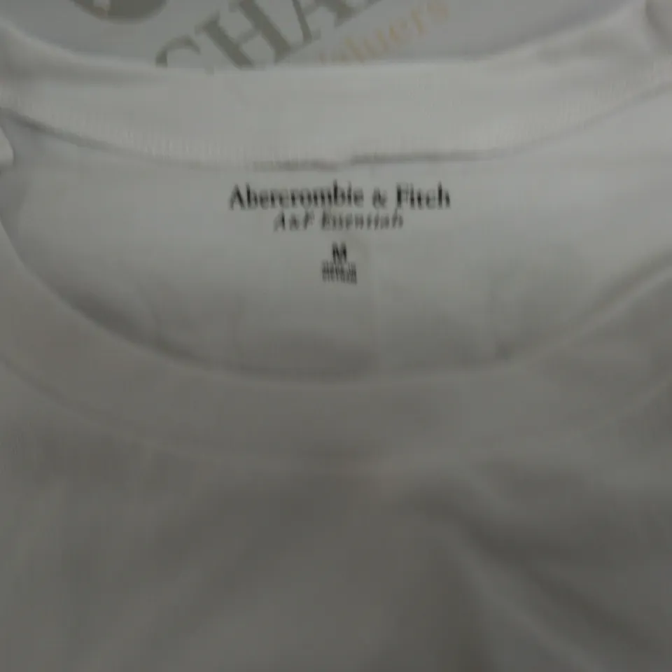 ABERCROMBIE & FITCH BABY TEE IN WHITE - MEDIUM