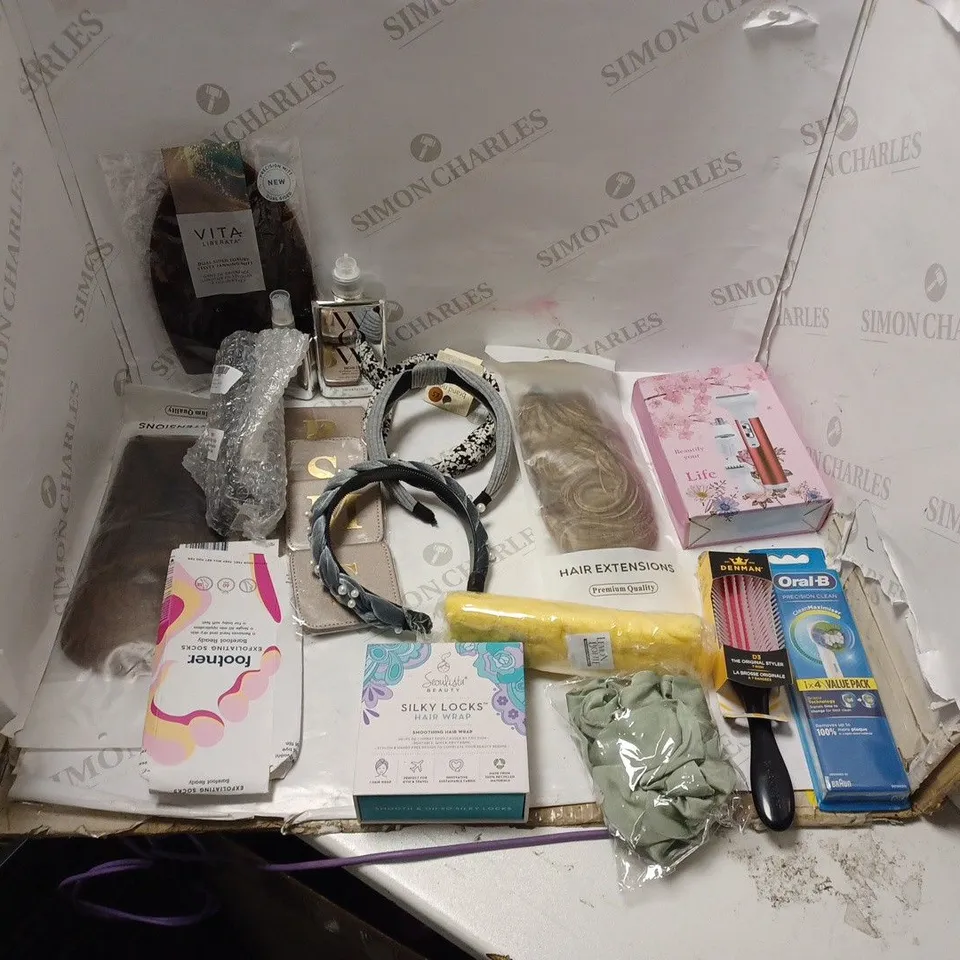BOX OF APPROX 10 ASSORTED HEALTH AND BEAUTY ITEMS TO INCLUDE - ORAL B PRECISION CLEAN, SILKY LOCKS HAIR LOCKS AND HAIR EXTENSIONS ETC