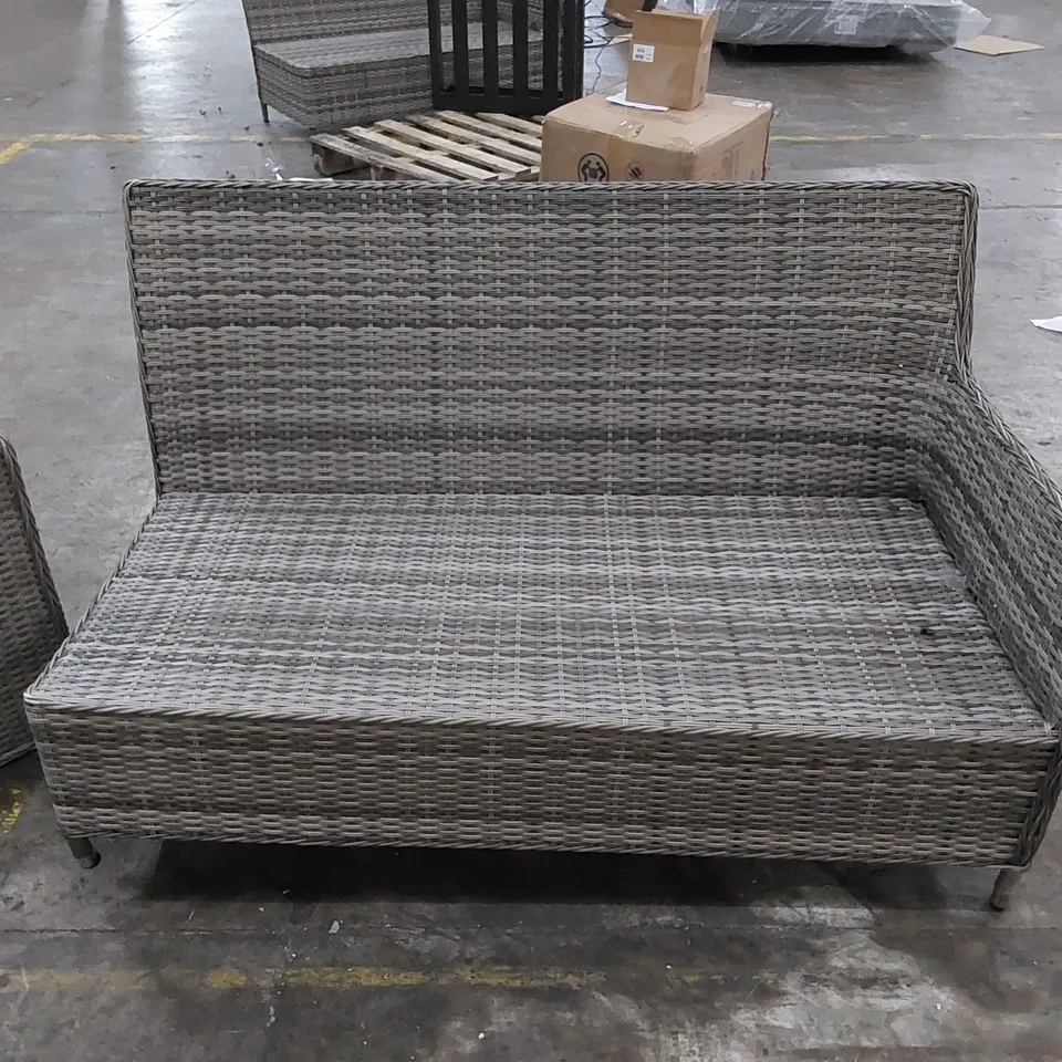 OUTDOOR WOVEN GARDEN/PATIO SOFA PIECE