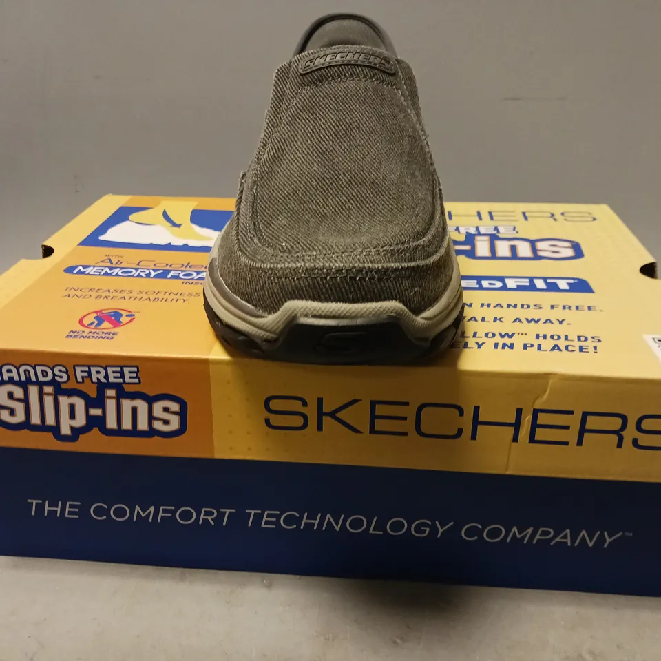 BOXED PAIR OF SKECHERS SLIP-INS SHOES IN CHARCOAL UK SIZE 9