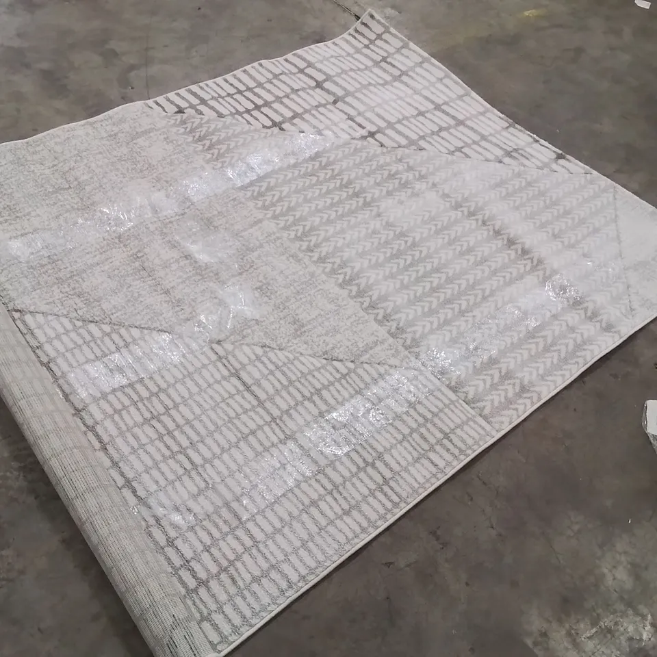 QUALITY DESIGNER AREA RUG - APPROXIMATELY 230X160CM