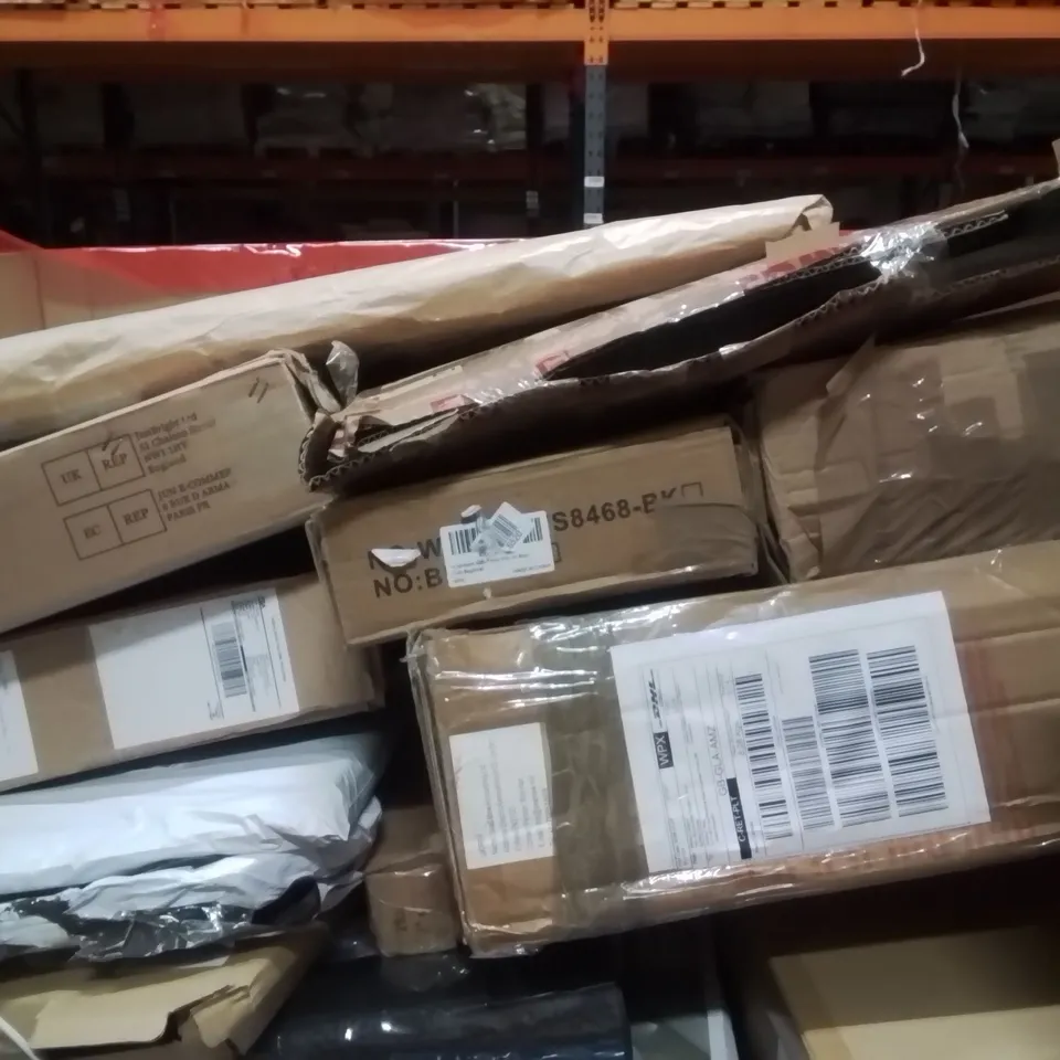 PALLET CONTAINING VARIOUS ASSORTED ITEMS TO INCLUDE:MAKEUP MIRROR, LED LIGHT,WATER PILLOW,WREATH, PICTURE FRAME, KIDS PIANO AND OTHER ASSORTED ITEMS...