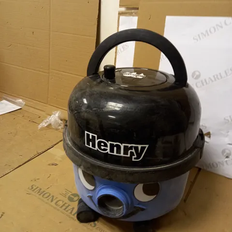 HENRY HVR160 BAGGED CYLINDER VACUUM