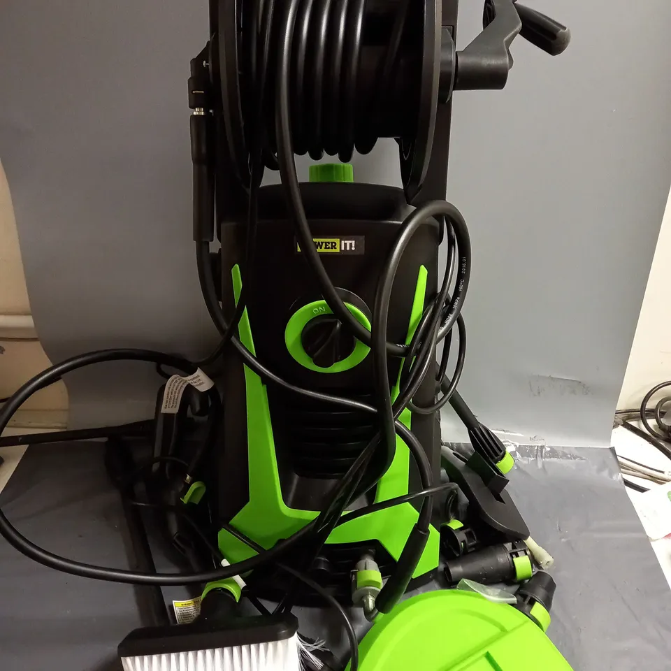 BOXED POWER IT! ELECTRIC 2200W PRESURE WASHER IN BLACK/GREEN