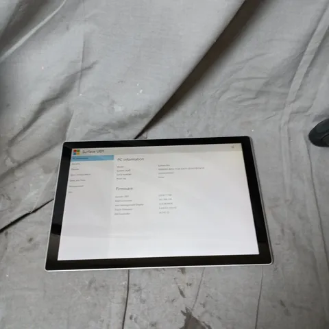 MICROSOFT SURFACE PRO 5 TABLET – I5-7300U, 4GB RAM, 120GB SSD, 12.3IN DISPLAY - CRACKEDF SCREEN