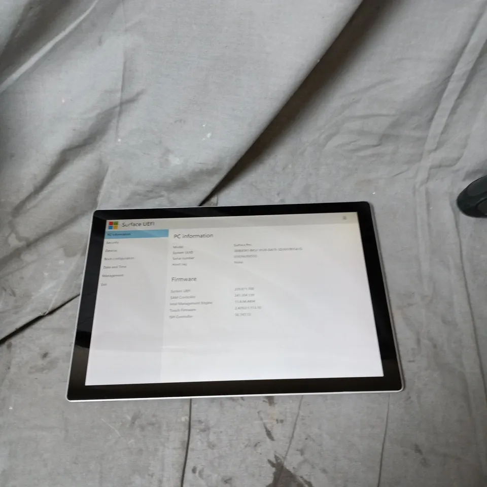 MICROSOFT SURFACE PRO 5 TABLET – I5-7300U, 4GB RAM, 120GB SSD, 12.3IN DISPLAY - CRACKEDF SCREEN