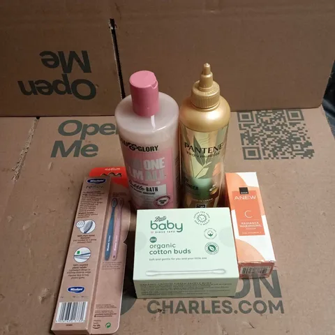 TOTE OF APPROXIMATELY 22 ASSORTED COSMETIC ITEMS TO INCLUDE SOAP AND GLORY BUBBLE BATH, PANTENE LEAVE IN CREAM, BOOTS BABY COTTON BUDS, AVON ANEW RADIANCE SERUM ETC 