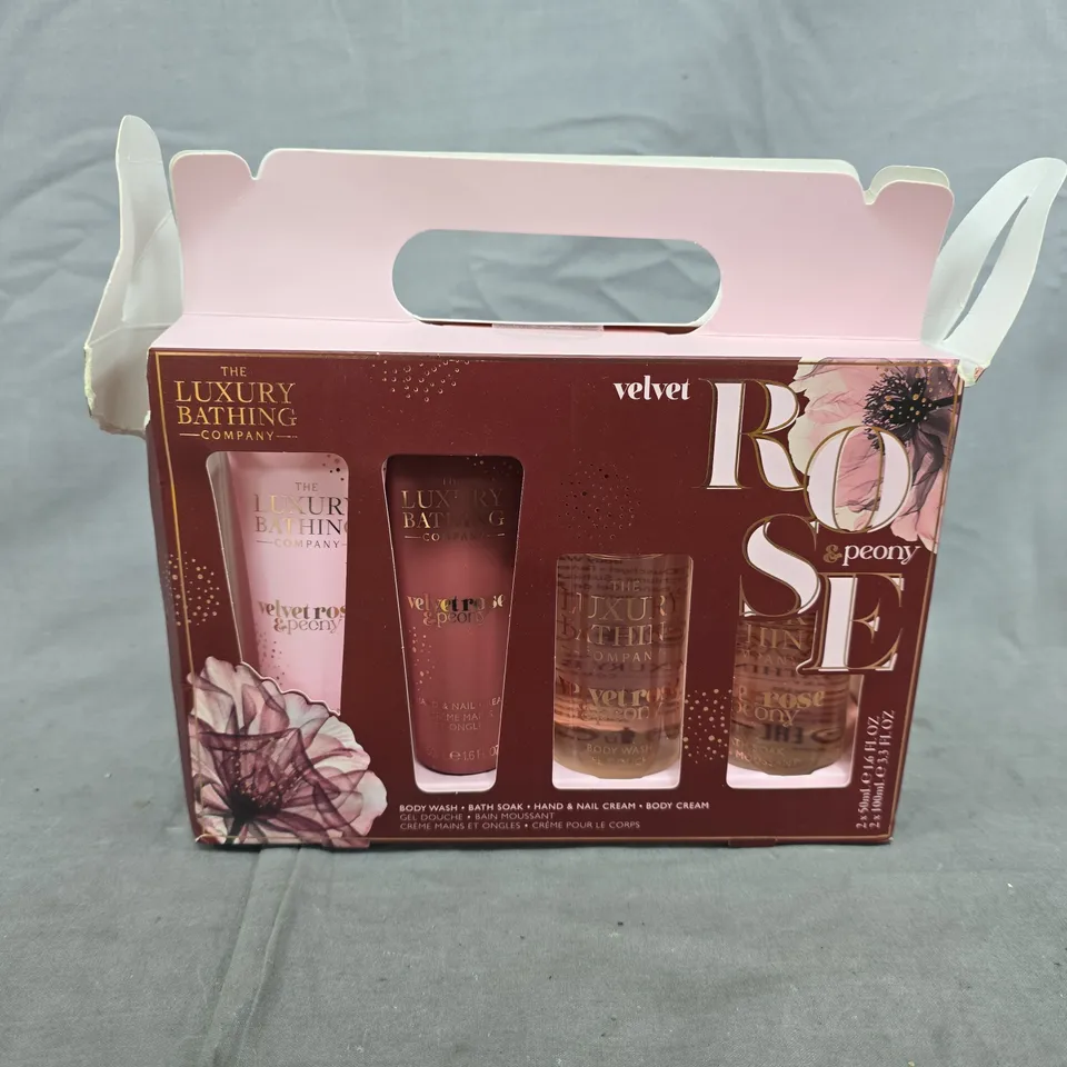THE LUXURY BATHING COMPANY TOP TO TOE ESSENTIALS - VELVET ROSE & PEONY