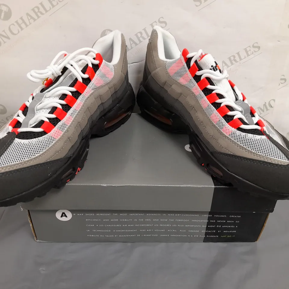 BOXED PAIR OF NIKE AIR MAX 95 TT SHOES IN BLACK/GREY/ORANGE UK SIZE 10