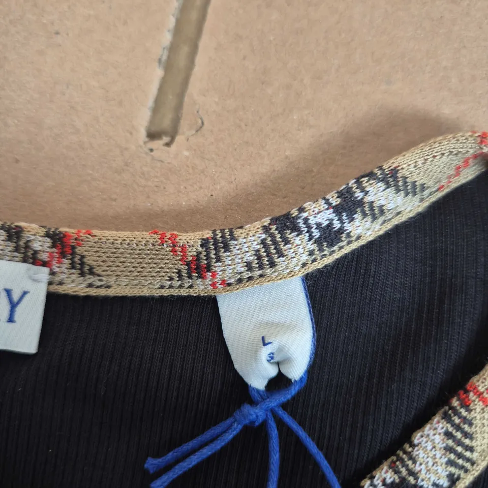 BURBERRY BLACK TOP WITH BURBERRY CHECK TRIM – SIZE L