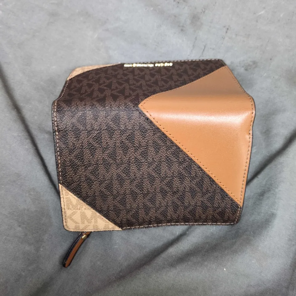 MICHAEL KORS WALLET – MONOGRAM CANVAS WITH TAN LEATHER PANELS