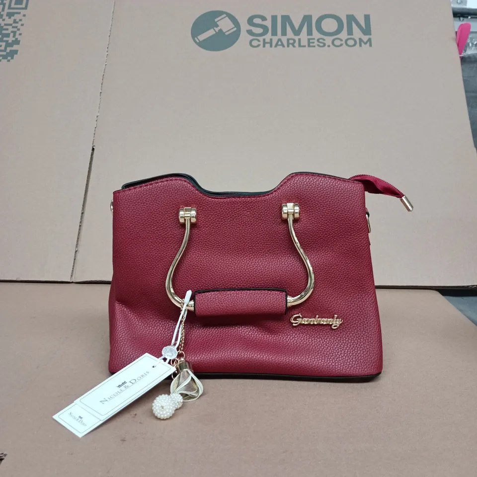 NICOLE & DORIS RED PEBBLED LEATHER HANDBAG WITH GOLD-TONE HARDWARE