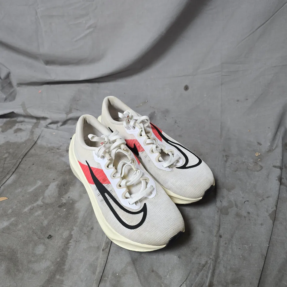 NIKE ZOOM X "E KIPCHAGE" RUNNING SHOES – WHITE/GREY WITH BLACK SWOOSH SIZE 6.5