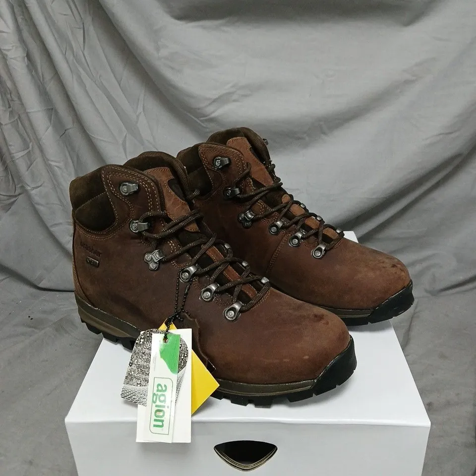 BRASHER COUNTRY WALK BROWN LEATHER HIKING BOOTS – UK SIZE 10 (GORE-TEX, VIBRAM)