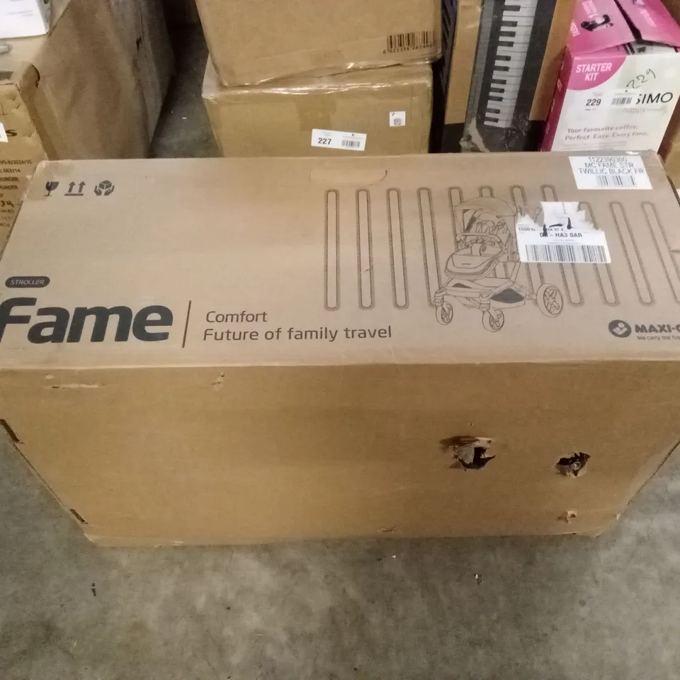 BOXED MAXI-COSI FAME STROLLER 