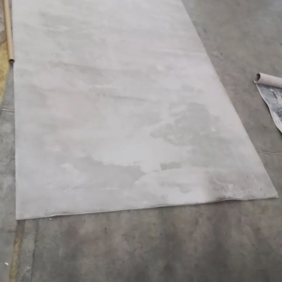 PALLET OF APPROXIMATELY 25 QUALITY DESIGNER RUGS