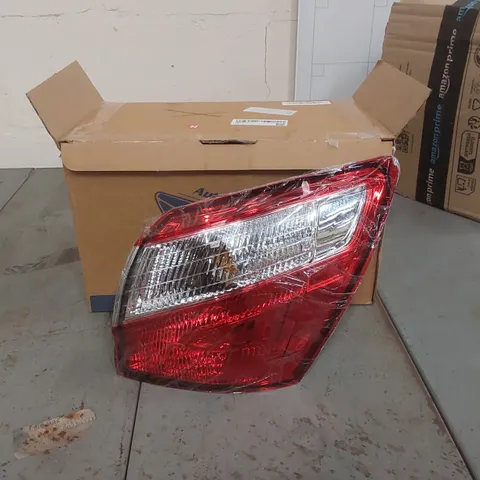 BOXED CAR BRAKE LIGHT - MAKE AND MODEL UNSPECIFIED 