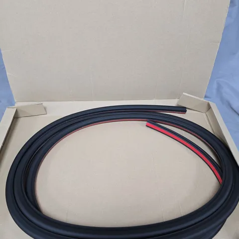 BOXED FORD 1 869 692 DOOR SEAL