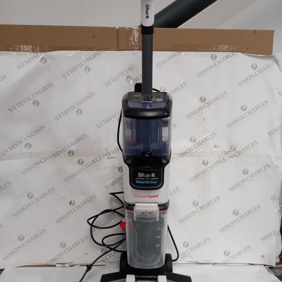 SHARK CARPET XPERT DEEP CARPET CLEANER & BUILT IN STAIN STRIKER EX200UK - COLLECTION ONLY