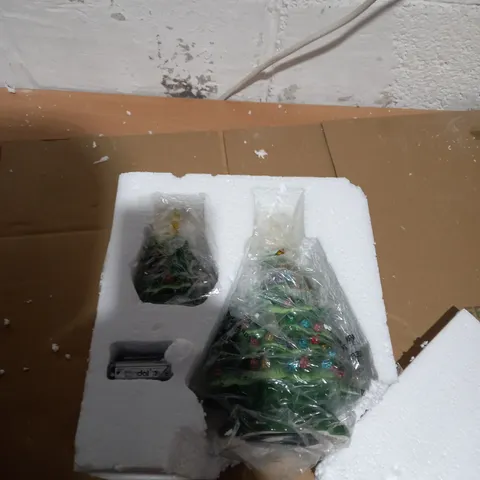SET OF 2 DECORATIVE TREES