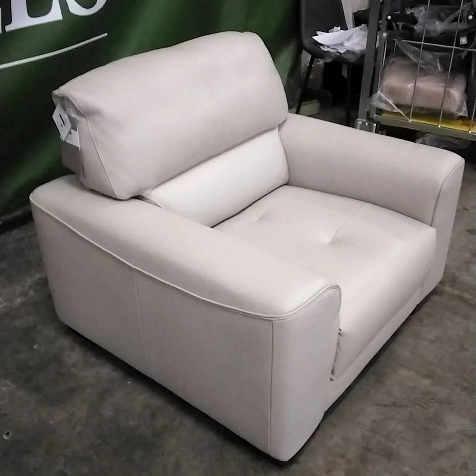 QUALITY ITALIAN DESIGNER MARCOS WHITE GREY LEATHER ARMCHAIR