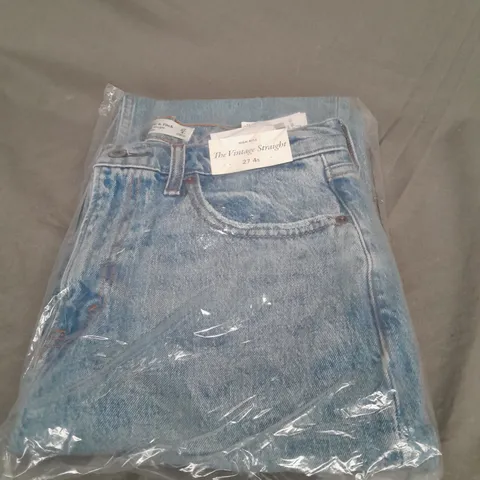 BAGGED ABERCROMBIE & FITCH HIGH RISE THE VINTAGE STRAIGHT JEANS IN LIGHT BLUE SIZE 27/4