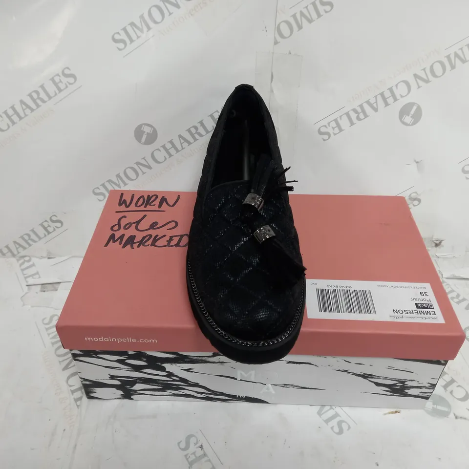 BOXED PAIR OF MODA IN PELLE EMMERSON BLACK SIZE 6