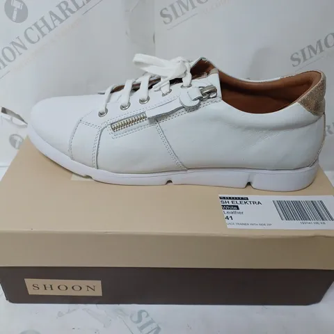 SHOON ELEKTRA SIDE ZIP TRAINER - SIZE NOT SPECIFIED
