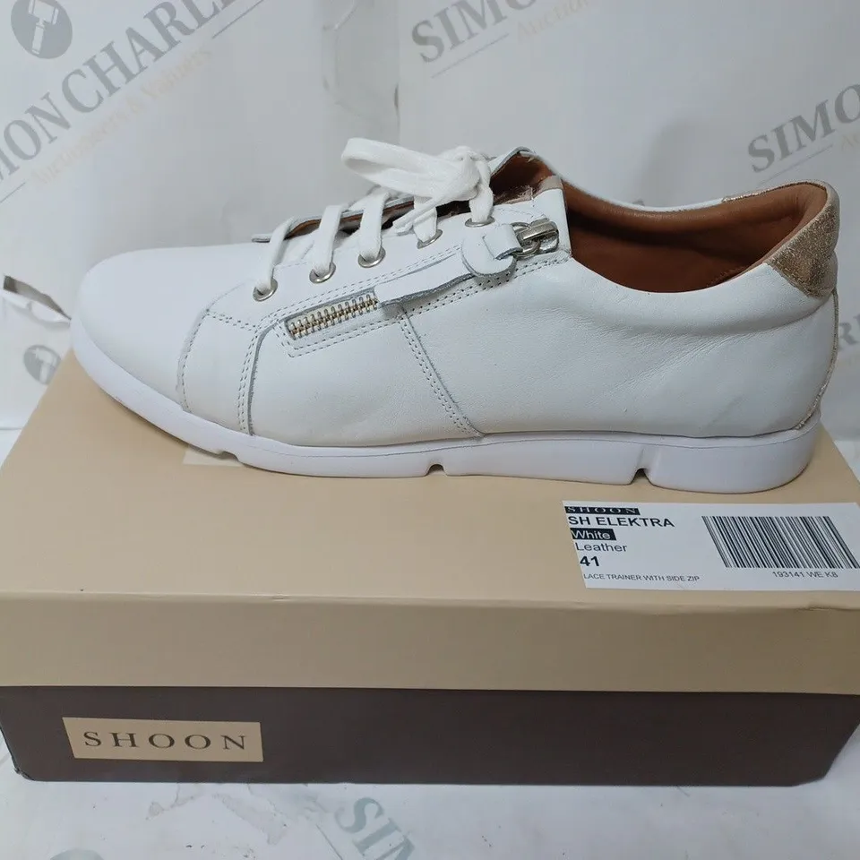 SHOON ELEKTRA SIDE ZIP TRAINER - SIZE NOT SPECIFIED