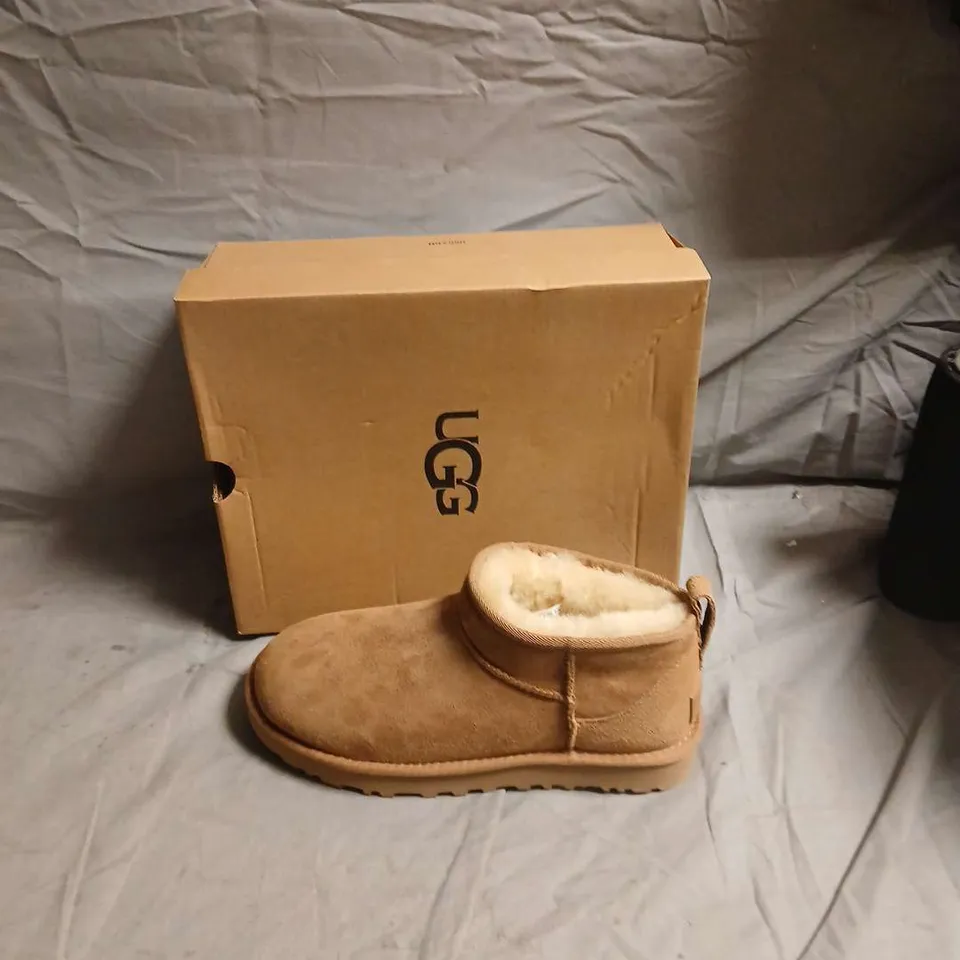UGG SUEDE BOOT WITH SHEARLING – LIGHT TAN - SIZE UK 6 